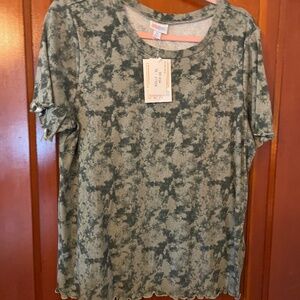 Lularoe Kelly top